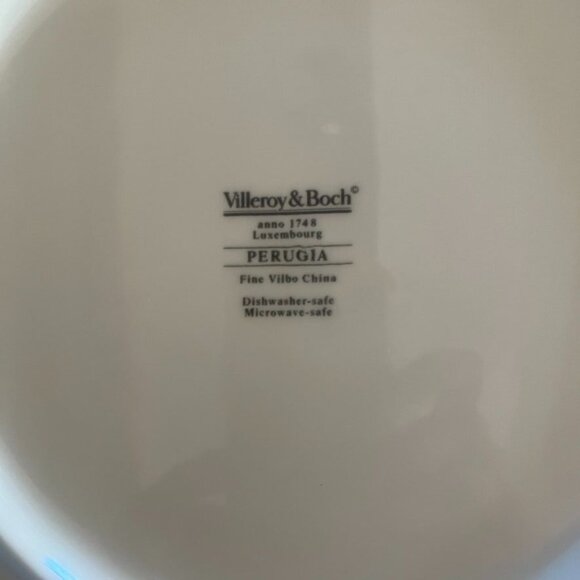 Villeroy & Boch Perugia 12" Chop Plate Blue w/Red Tulips Cottage Core Wall Art - Picture 5 of 6